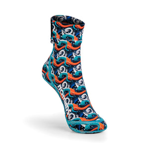 NOMADS Arrow Frenzy kids' beach socks, front three-quarter view